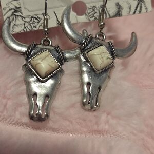 A Classy Chic Boutique Silver and Cream Bull Skull Earrings